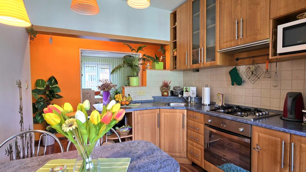 Predaný a odovzdaný, rekonštruovaný 3i byt+loggia a špajza.