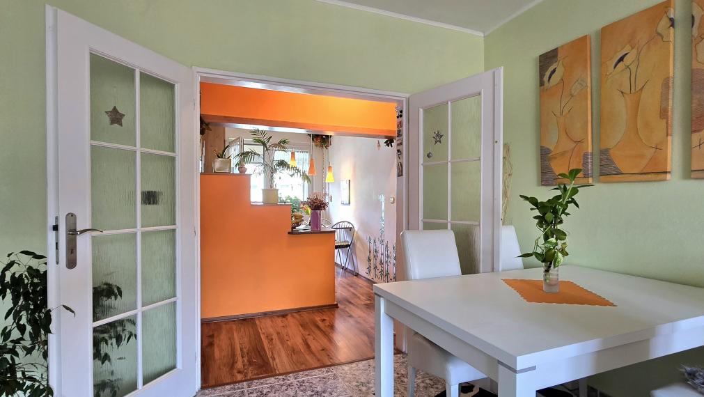 Predaný a odovzdaný, rekonštruovaný 3i byt+loggia a špajza.