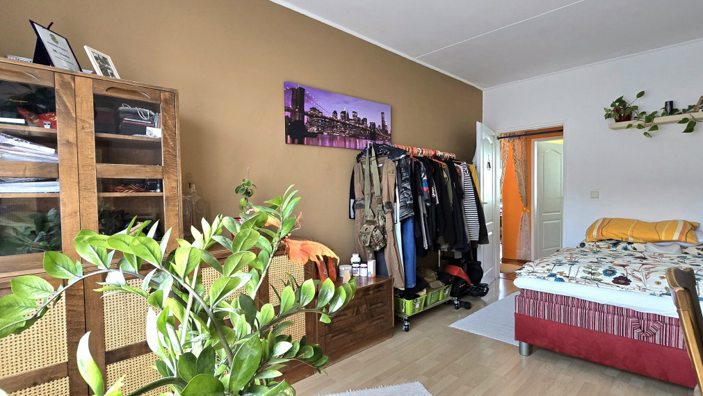 Predaný a odovzdaný, rekonštruovaný 3i byt+loggia a špajza.