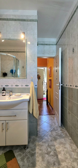 Predaný a odovzdaný, rekonštruovaný 3i byt+loggia a špajza.