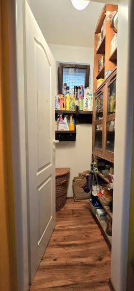 Predaný a odovzdaný, rekonštruovaný 3i byt+loggia a špajza.