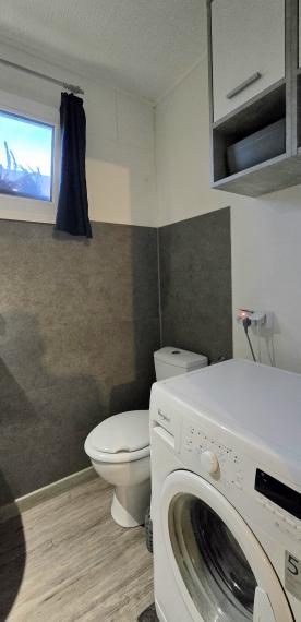 V srdci mesta na predaj garsónka-zariadená chatka s pozemkom