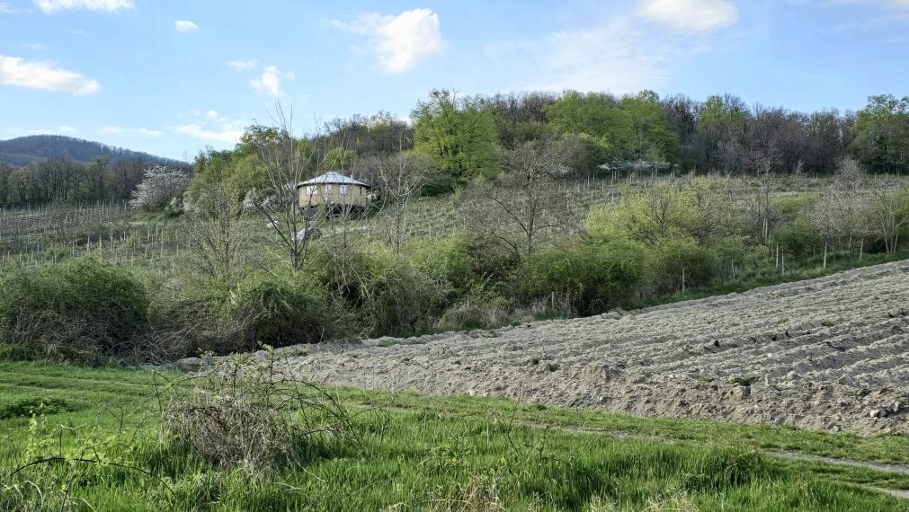 Na predaj pozemok pod lesom s krásnym výhľadom na Modru