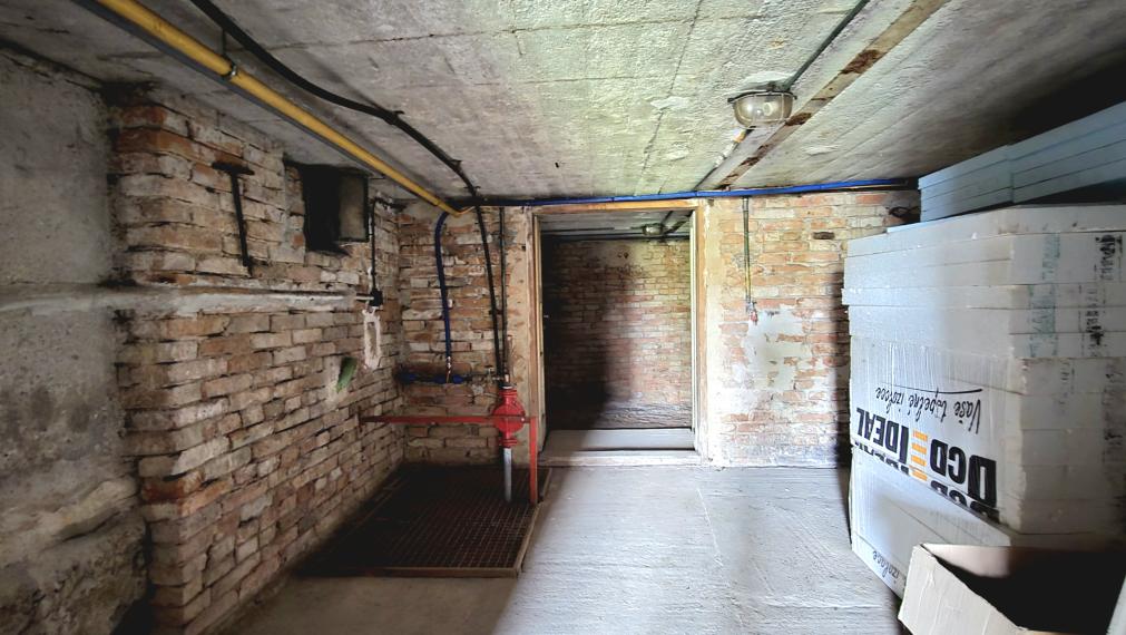 Na predaj rozostavaný dvojgeneračný RD v centre Šenkvíc.