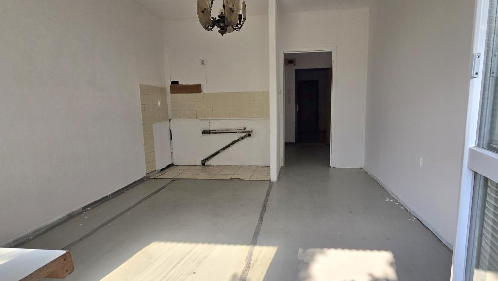 Na predaj bezbariérová garsónka na kompletnú rekonštrukciu