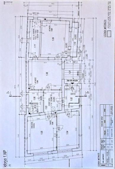 Na predaj rozostavaný dvojgeneračný RD v centre Šenkvíc.