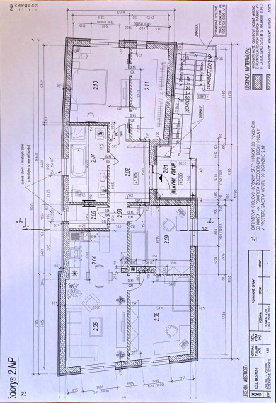 Na predaj rozostavaný dvojgeneračný RD v centre Šenkvíc.