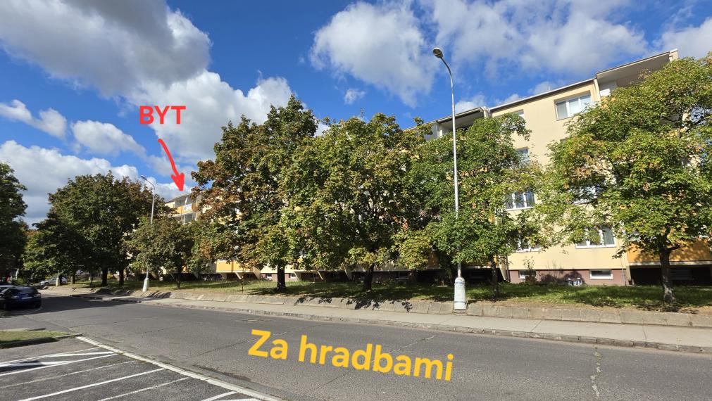 2izbový tehlový byt v centre s loggiou a veľkou pivnicou