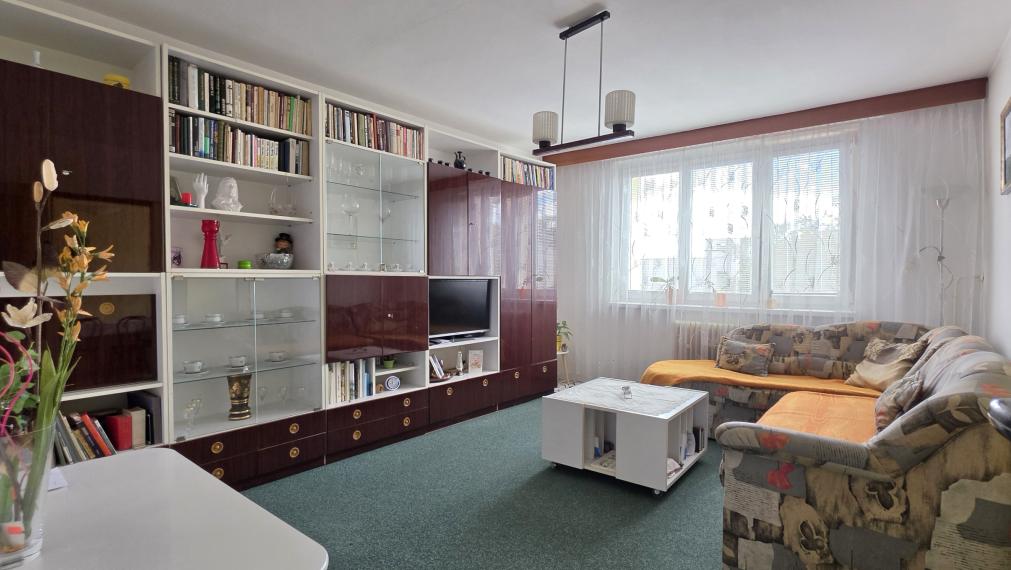 2izbový tehlový byt v centre s loggiou a veľkou pivnicou