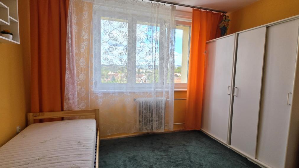 2izbový tehlový byt v centre s loggiou a veľkou pivnicou