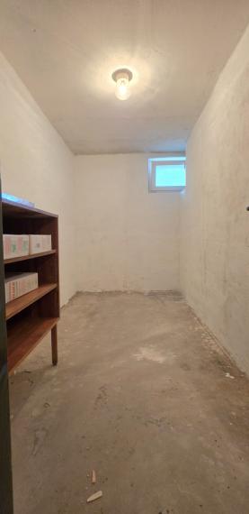 2izbový tehlový byt v centre s loggiou a veľkou pivnicou