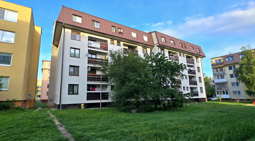 Predaný a odovzdaný, rekonštruovaný 3i byt+loggia a špajza.