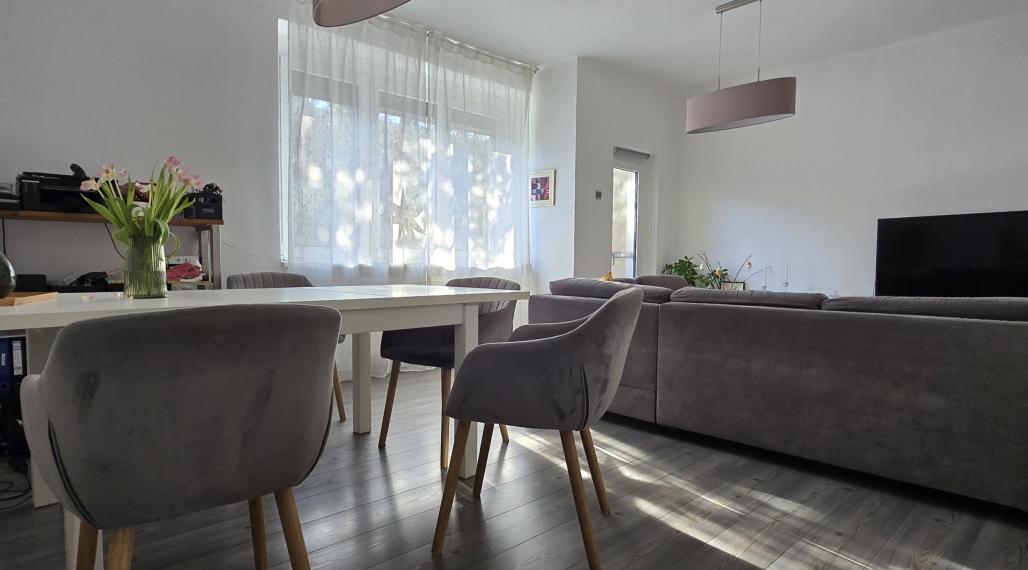 3izbový tehlový byt v centre Pk, v zeleni, vlastné kúrenie