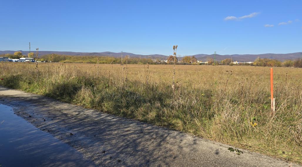 Na predaj stavebný pozemok v Pezinku, priemyselná zóna