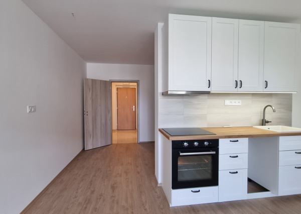 Úplne novučičký bytík s veľkým balkónom