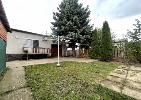 Predaj 4 izbového rod. domu  Zavar vo vyhľadávanej lokalite.