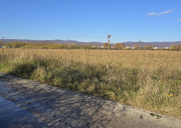 Na predaj stavebný pozemok v Pezinku, priemyselná zóna